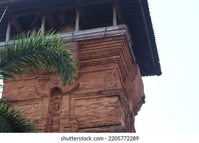 Menara Kudus Is A Historical Building Which Is An Acculturation Of Hinduism And Islam Which Was Built By Sunan Kudus In 1549 AD And Is Now A Place Of Religious Tourism And Pilgrimage.