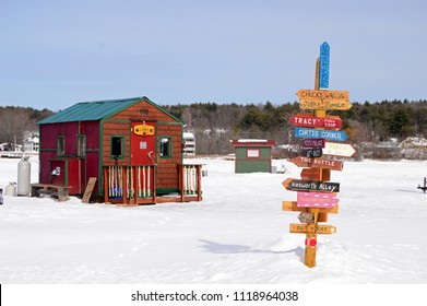 Imagenes Fotos De Stock Y Vectores Sobre Ice Fishing Cabin