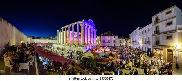 Merida, Spain - June 07, 2019 Emerita Ludica, Representation History In Merida, Spain.Panorama Of The Temple Of Diana With Public