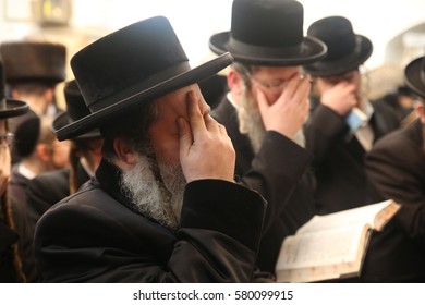 Meron ,Israel, January 15, 2017-  The Rabbi From Of The Nadvorna Dynasty Pray At The Tomb Of Rabbi Shimon Bar Yochai In Meron