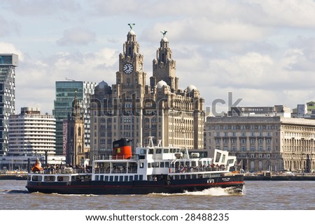 Mersey Ferry Boat and Liver buildings, Liverpool, England, UK