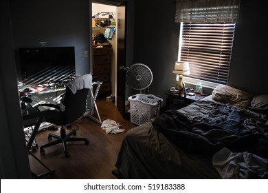 Imagenes Fotos De Stock Y Vectores Sobre Bedroom Messy