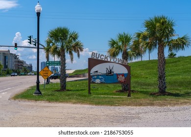 Metairie, LA, USA - JULY 17, 2022: Bucktown Sign Just Across The Orleans Parish Line In The New Orleans Suburbs