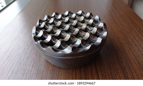 Metal Ashtray With Elegant Pattern