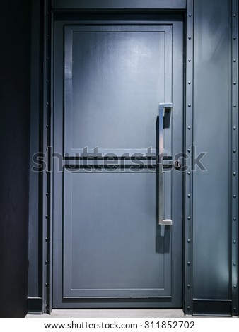 Metal door Safety zone lock system