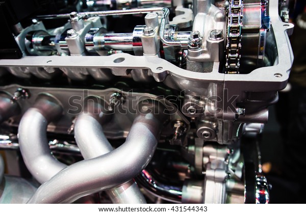 Metal mechanics\
engine
