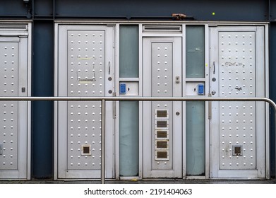 Metal Public Toilet Doors With Keypad Entry