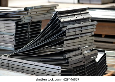 Metal sheet bending