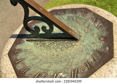 1,462 Roman sundial Images, Stock Photos & Vectors | Shutterstock