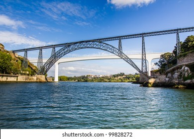 Metallic and Beam Bridges, Porto, River, Portugal