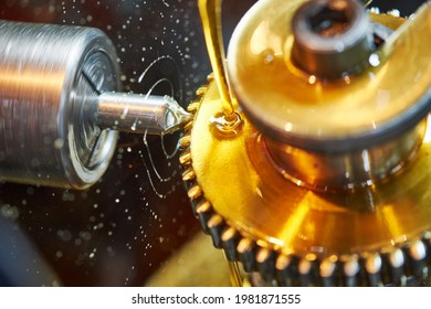 Metalworking Gear Wheel Machining With Oil Lubrication