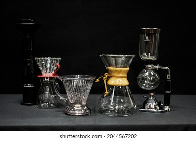 Methods for preparing coffee. Coffee brewing methods. Chemex. Aeropress. Japanese siphon. V60. Kalita Wave. Syphon.  Siphon Coffee. French Press. Clever Dripper. Moka Pot. Drip Coffee Maker. Filter. 