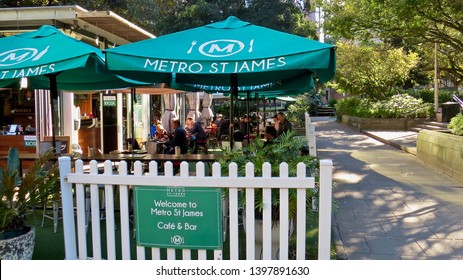 Metro St James Cafe Hyde Park Stock Photo 1397891630 | Shutterstock