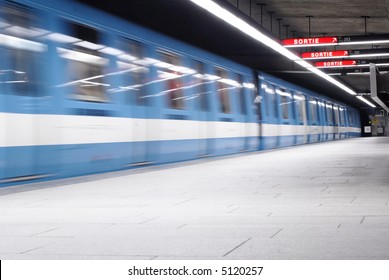 Montreal’s Metro (Subway) Blur