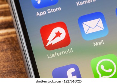 Lieferheld Images Stock Photos Vectors Shutterstock