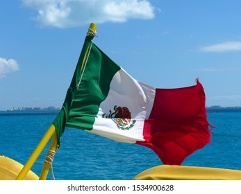 Mexican Flag Flying Front Blue Sea Stock Photo 1534900628 | Shutterstock