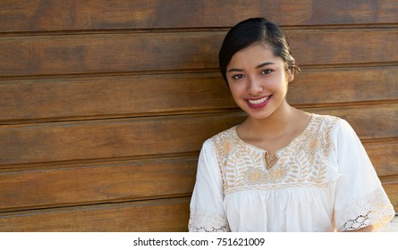 https://image.shutterstock.com/image-photo/mexican-latin-woman-ethnic-dress-260nw-751621009.jpg