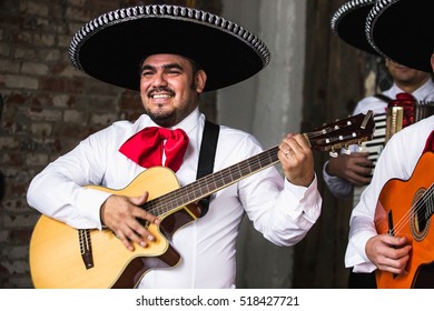 21,136 Mexican Guitar Images, Stock Photos & Vectors | Shutterstock