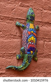Mexican pottery lizard