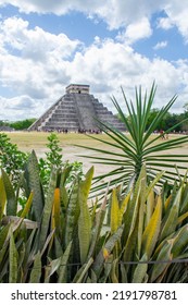 YUCATÁN, MEXICO - 21 April 2022: El Castillo At Chichén Itzá Which Is A Ruined Ancient Maya City In Mexico