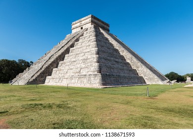 The Kukulcán-Pyramid in Chichén Itzá, Mexico