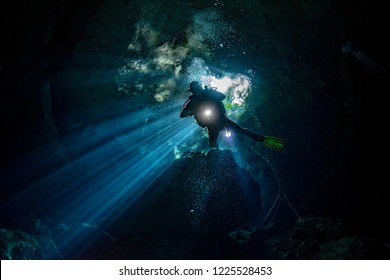 Mexico Cenotes Cave Diving Ray Lights