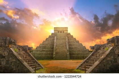 Mexico, Chichen Itza, Yucatn. Mayan pyramid of Kukulcan El Castillo at sunset
