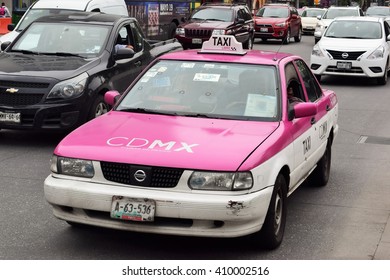 Mexico City - 23/04/2016 - Taxi At Reforma Street Mexico City