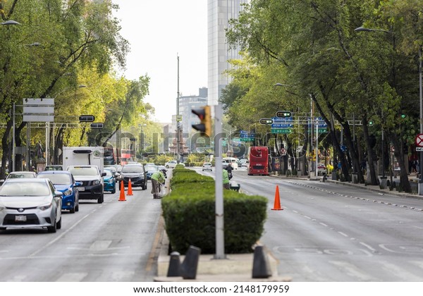 Mexico City, CDMX, Mexico, OUT, 16 2021,\
vehicular traffic on Paseo de La Reforma\
avenue
