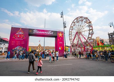 Mexico City, Mexico; December 18 2021: Town And Christmas Fair, In The Center Of Mexico City.