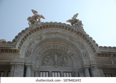 Mexico City - May 25 2010: The Statues On The Building Of The Modern Art Museum Of Mexico. 