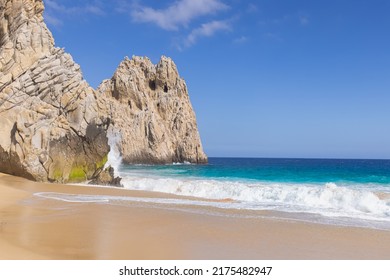 Mexico, Los Cabos Travel Destination Playa Del Divorcio, Divorce Beach Near Arch Of Cabo San Lucas.