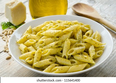 Mezze Penne Pasta With Pesto Sauce