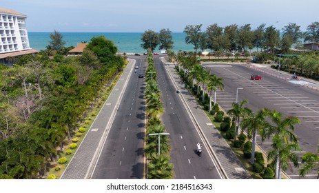 Miami Beach Close To Chalatat Beach At Songkhla Park, Thailand.
Beautiful Landmark Of  Songkhla With Coconut Plam Tree And Road Path.