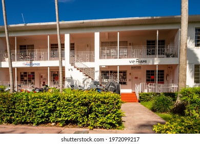 MIAMI BEACH, FL, USA - MAY 11, 2021: Photo Of A Multifamily Apartment Building In South Beach Typically Used For Rentals And Airbnb Vacation Stays