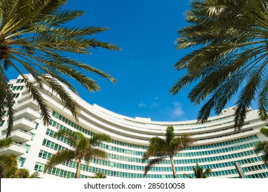 Miami Beach, FL USA - October 3, 2012: The Historic Art Deco Architecture Of The Fontainebleau Hotel On Miami Beach.