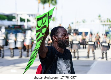 Miami Downtown, FL, USA - MAY 31, 2020: Elderly Black Man In A Demonstration Against Racism. Black Lives Matter, I Cant Breathe Protest For George Floyd