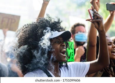 Miami Downtown, FL, USA - MAY 31, 2020: Beautiful Black Woman In Protest. Black Lives Matter. Many American People Went To Peaceful Protests In The US Against The George Floyd Death