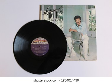 Miami, Fl, USA: March `11, 2021:
Dance Pop And RnB Motown Artist, Lionel Richie Music Album On Vinyl Record LP Disc. Titled: Can't Slow Down