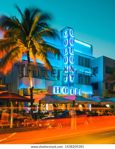 Miami, FL, USA - March 31, 2015: Colony Hotel at\
the Art Deco District along Ocean Drive in Miami South Beach,\
Florida, USA. The hotel was designed by Henry Hohauser and\
constructed in 1935.