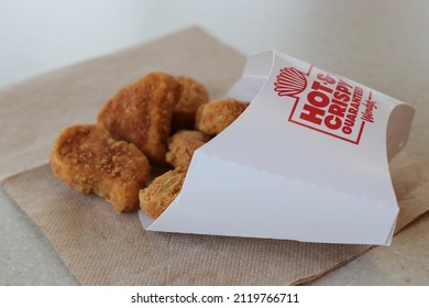 MIAMI, FLORIDA USA - 02-03-2022 
Close Up Of Chicken Nuggets At A Wendy's Restaurant.