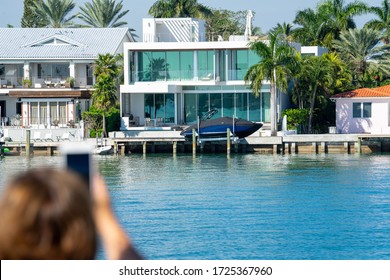 Miami, Florida / USA - December 19 2018: Miami Celebrity Homes Boat Tour. Boat Tour Is One Of The Must Do Thing In Miami.