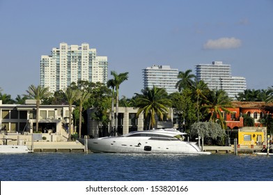 MIAMI FLORIDA-OCTOBER 30:House In Star Island Is A Neighborhood Of South Beach In The City Of Miami Beach On A Man-made Island In Biscayne Bay, Florida, United States. On October 30 2012 In Miami, USA