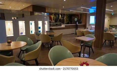 Miami, USA - April 29, 2022: Bar Or Nightclub At Symphony Of The Seas Is The Biggest Cruise Ship At Miami, USA On April 29, 2022