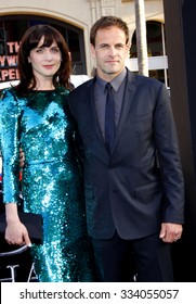 Michele Hicks And Jonny Lee Miller At The Los Angeles Premiere Of 'Dark Shadows' Held At The Grauman's Chinese Theater In Hollywood, USA On May 7, 2012.