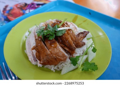Michelin Star Food Tian Tian Hainanese Chicken Rice at Maxwell Food Hawker Centre in Singapore