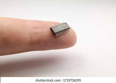 Microchip On Finger, Integrated Circuit