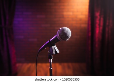 Microphone On A Stand Up Comedy Stage With Reflectors Ray, High Contrast Image