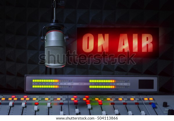 microphone in radio\
studio