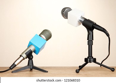 10,907 Mic on table Images, Stock Photos & Vectors | Shutterstock